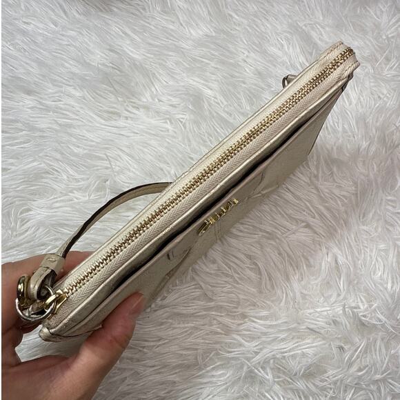 COACH Gold Cream Signature Canvas Wristlet with Card slots - Picture 4 of 8